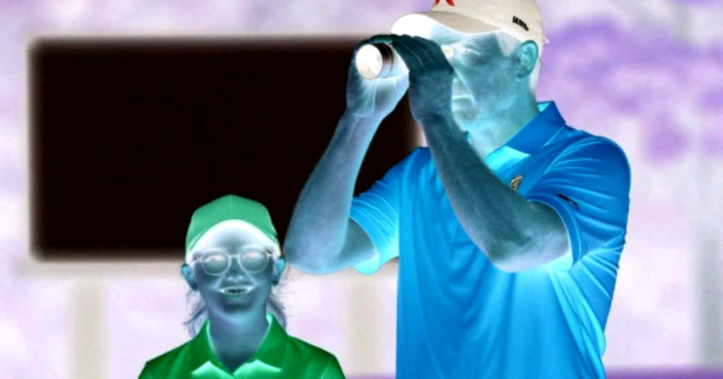 যেখানে তালি পড়ে না: মেডিনার নীরব গ্যালারি, ৫-০ স্কোরবোর্ড আর এক দশকের গানের হিসাব